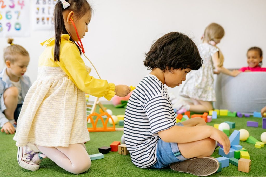 Brinquedoteca escolar: Uma maneira divertida para conciliar diversão e aprendizado entre as crianças.